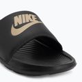 Schlappen Herren Nike Victori One Slide black/metalic gold 7