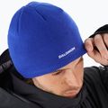 Salomon Wintermütze im Internet surfen 3