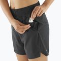 Salomon SHAKEout Core 6" tiefschwarze Laufshorts für Damen 4