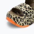 Sandalen Crocs Hiker Xscape Animal khaki/leopard 7