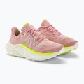Damen Laufschuhe New Balance Fresh Foam More v4 rosa Mond 4
