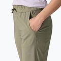 Damen Patagonia Terrebonne Jogger Fluss Felsen grün 6