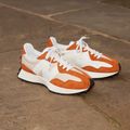 New Balance 327's V1 orange Schuhe 8