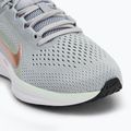Laufschuhe Damen Nike Winflo 11 wolf grey/olive aura/lightpumice/metallicredbronze 7