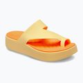 Damen Flip-Flops Crocs Getaway Platform Toe Loop golden hour 2