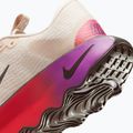 Damen Trainingsschuhe Nike Motiva SE pearl white/pale ivory/vivid purple/mtl gold grain 9
