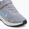 Nike Revolution 7 Kinderschuhe Zementgrau/Universitätsblau/Lichtkarbon 7