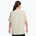 Nike Sportswear Essential leichtes Knochen-T-Shirt für Frauen 2