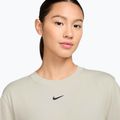 Nike Sportswear Essential leichtes Knochen-T-Shirt für Frauen 3
