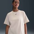 Nike Sportswear Essential leichtes Knochen-T-Shirt für Frauen 4