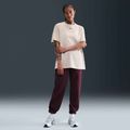 Nike Sportswear Essential leichtes Knochen-T-Shirt für Frauen 5