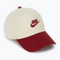 Basecap Nike Club Unstructured Futura Wash light khaki/team crimson/team crimson