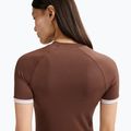 Damen-T-Shirt Nike Gloss Fitted Top light chocolate 4