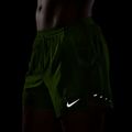 Herren-Shorts Nike Stride Dri-Fit mit Innenhose 5" volt ice 7