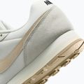 Damen-Schuhe Nike MD Runner 2 SE coconut milk/black/linen/sail 4