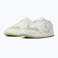 Damen-Schuhe Nike Jordan Court Connect Low sail/olive aura 3