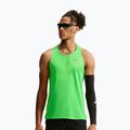 Herren-Laufshirt Nike Stride green spark