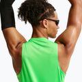 Herren-Laufshirt Nike Stride green spark 5