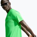 Herren-Laufshirt Nike Stride green spark 6