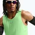 Herren-Laufshirt Nike Stride volt/light silver 5