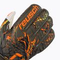 Reusch Attrakt Grip Torwarthandschuhe grün 5370018-5556 3