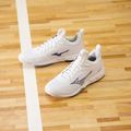 Volleyballschuhe Mizuno Wave Luminous 3 weiß/bellwether blau/belairblu 13
