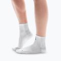 On Performance Run Mid weiß/glacier Socken 2