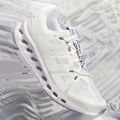 Laufschuhe Herren On Cloudsurfer white/frost 8