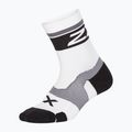 2XU Vectr Cushion Crew weiße und schwarze Sportsocken UA5053E