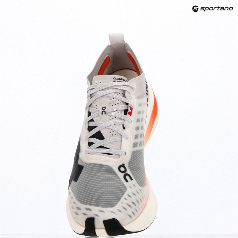 On Running Cloudboom Strike Damen Laufschuhe weiß/schwarz 13