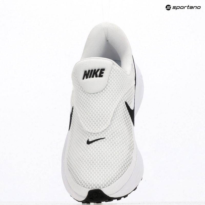 Damen-Laufschuhe Nike Revolution 8 EasyOn white/wolf grey/black 17