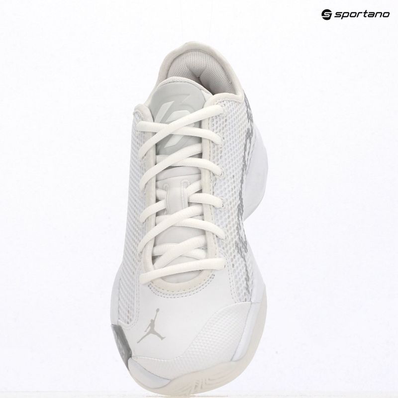 Herren-Basketballschuhe Jordan Luka 77 white/metallic silver/photon dust 9