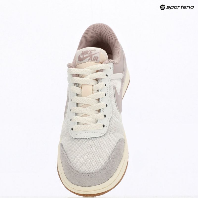 Damenschuhe Air Jordan Skyline Low summit white/neutral grey/particle rose 10