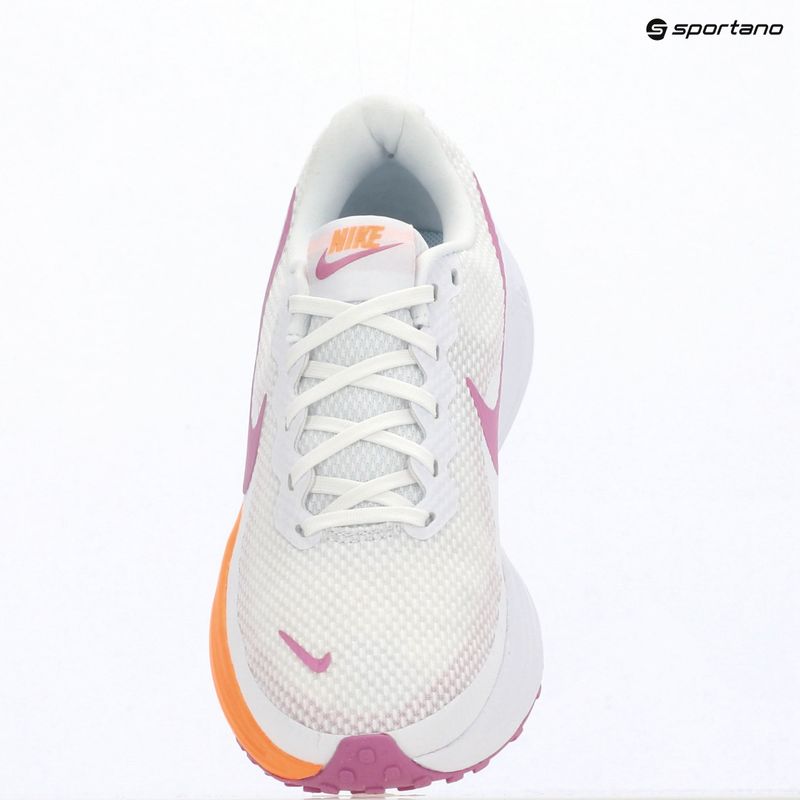 Laufschuhe für Damen Nike Revolution 8 white/orange pulse/light magenta 6