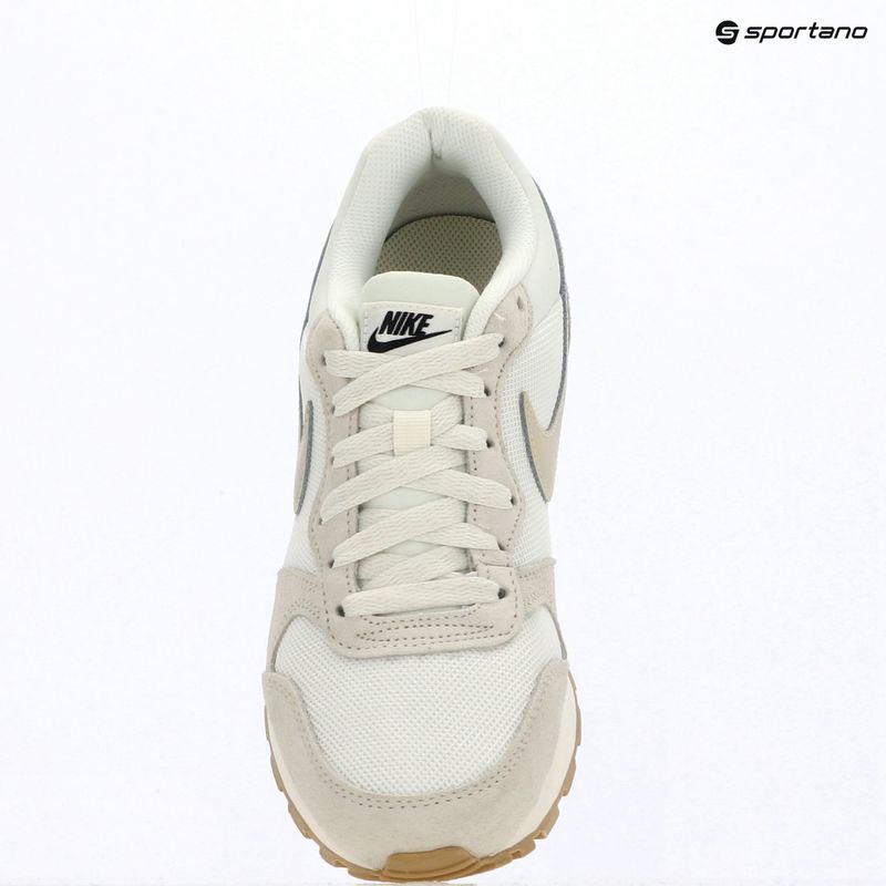 Damen-Schuhe Nike MD Runner 2 SE coconut milk/black/linen/sail 14