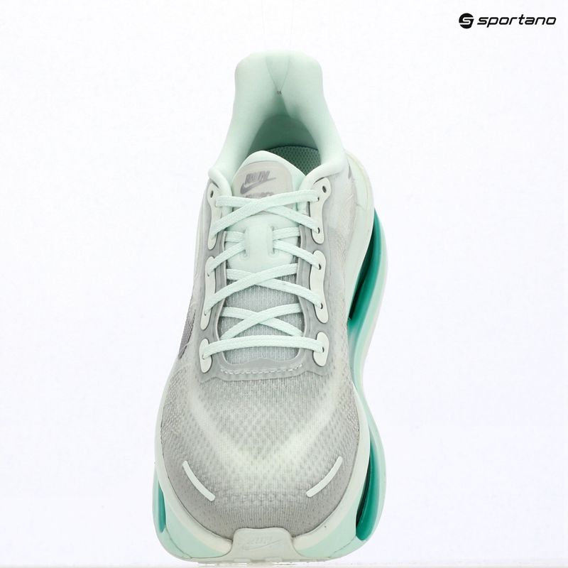 Laufschuhe für Damen Nike Vomero Premium barely green/metallic silver 14
