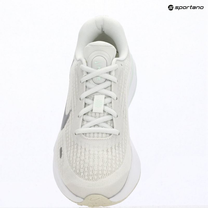 Laufschuhe für Damen Nike Journey Run summit white/metallic silver 15