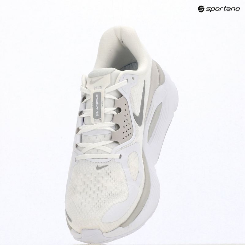 Laufschuhe für Damen Nike Structure Plus white/photon dust/metallic silver 15