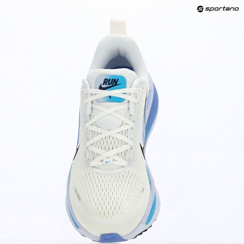 Laufschuhe für Damen Nike Vomero 18 white/blue fury/midnight navy 9