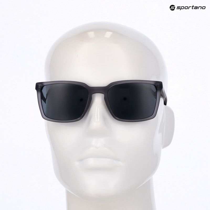 Under Armour Sportate S3 kristallgrau/graue Sonnenbrille 10