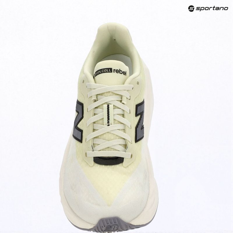 Laufschuhe für Damen New Balance FuelCell Rebel V5 pistachio butter/sea salt 9