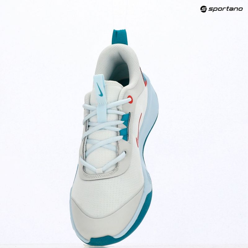 Kinderschuhe Nike Omni Multi-Court off white/energy/glacier blue 10