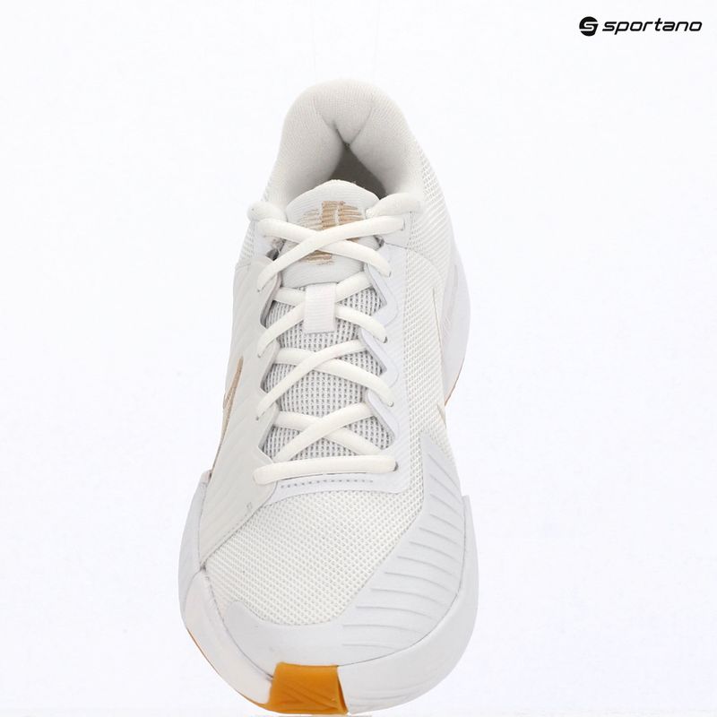Damen Tennisschuhe Nike GP Challenge Pro white/summit white/linen/light orewood brown 7