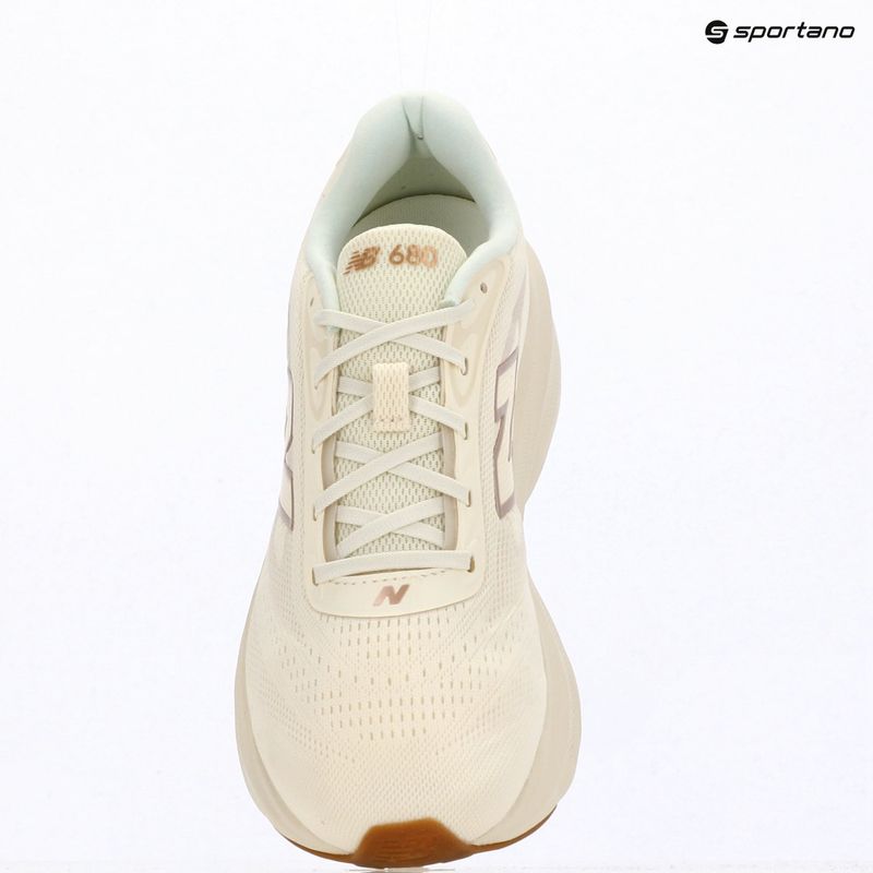 Laufschuhe für Damen New Balance Fresh Foam 680's V9 beige 7