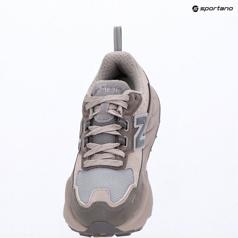 Laufschuhe für Damen New Balance Hierro Trek Nubuck Vamp V9 truffle salt/off-line grey 14
