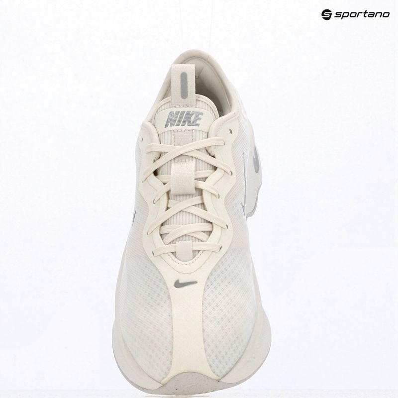 Damen-Schuhe Nike Motiva 2 summit white/phantom/metallic silver 11