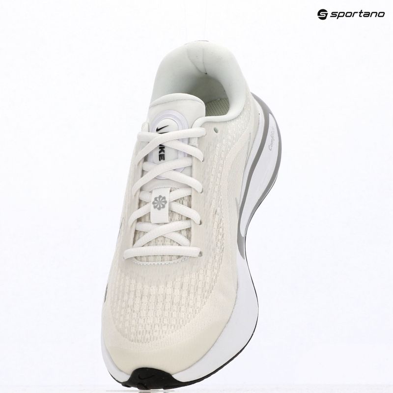 Laufschuhe für Damen Nike Journey Run white/sail/black/metallic silver 6