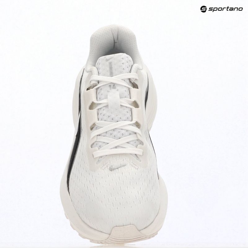 Laufschuhe für Damen Nike Downshifter 14 white/summit white/metallic silver 10