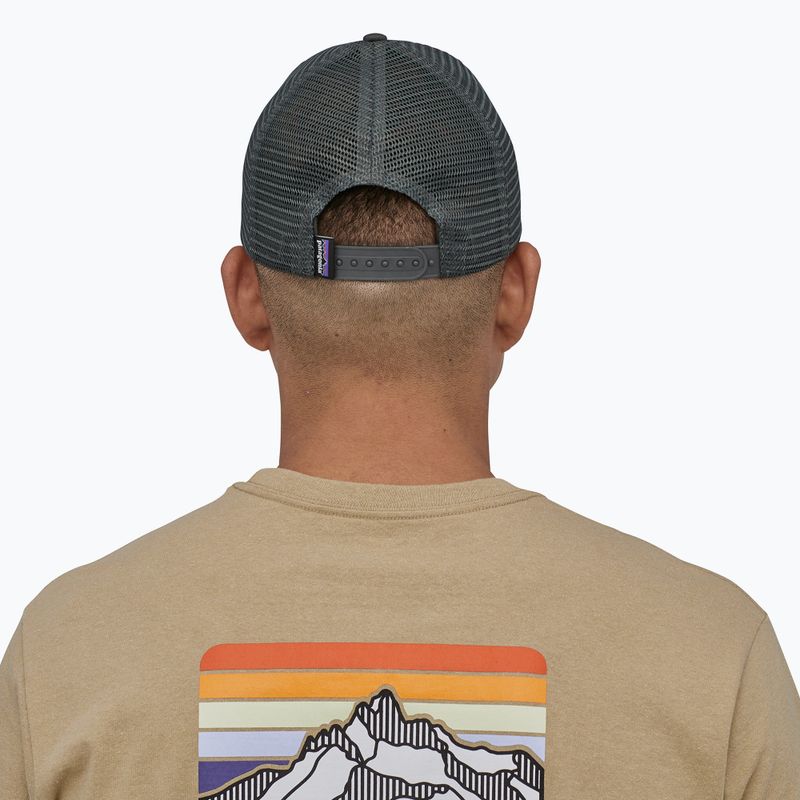 Patagonia P-6 Logo LoPro Trucker Baseballkappe schmieden grau