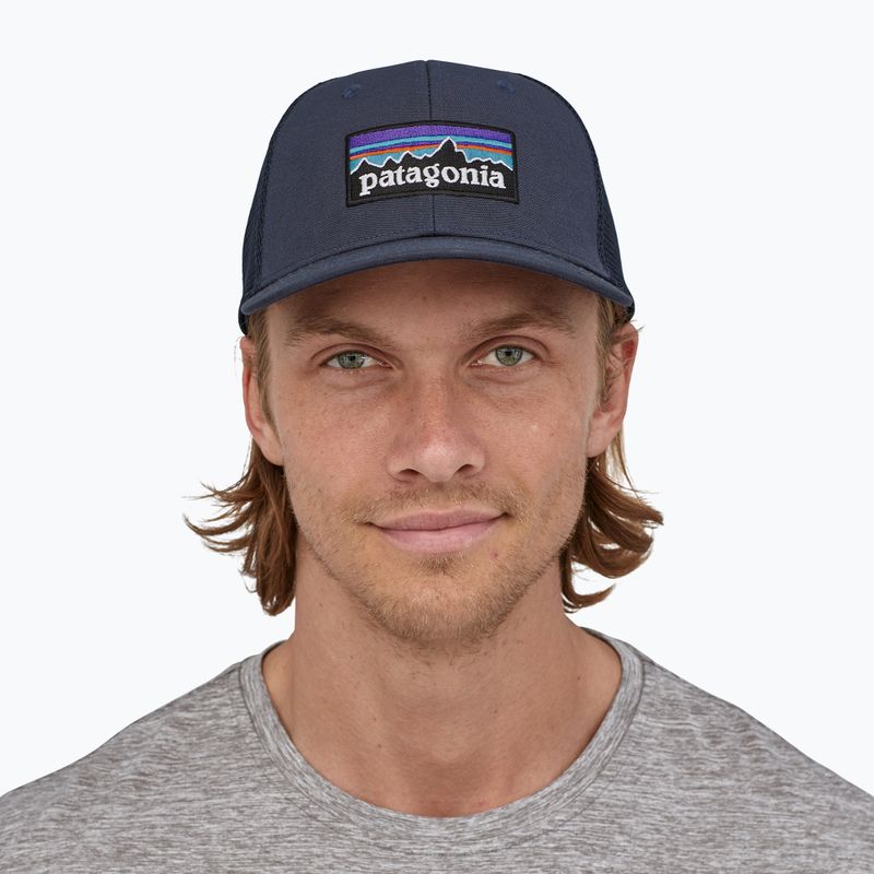 Patagonia P-6 Logo Trucker Baseballmütze marineblau